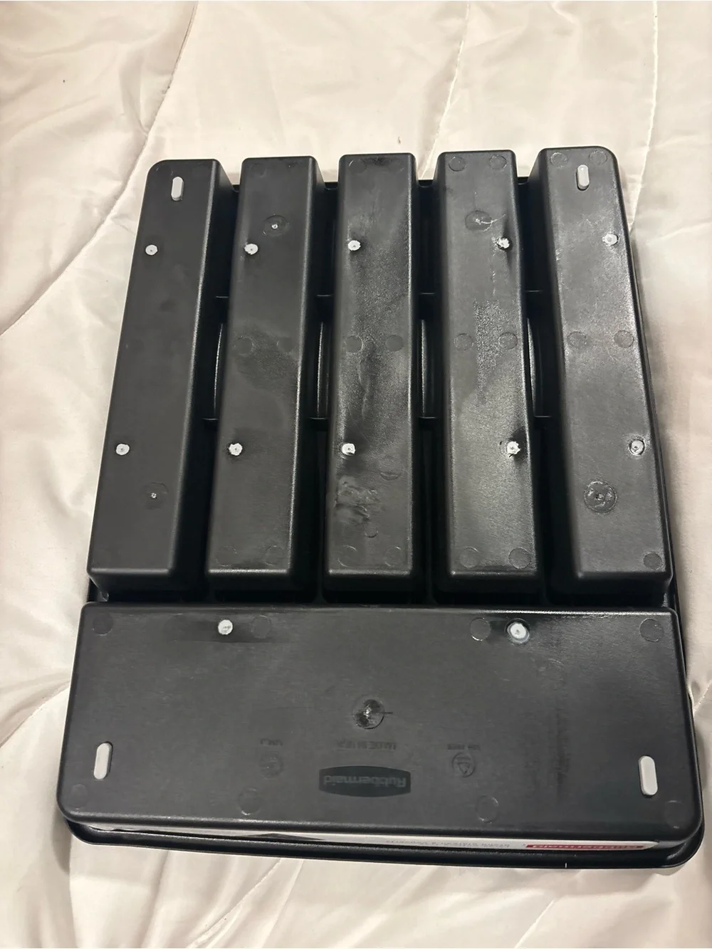 Rubbermaid multi compartment